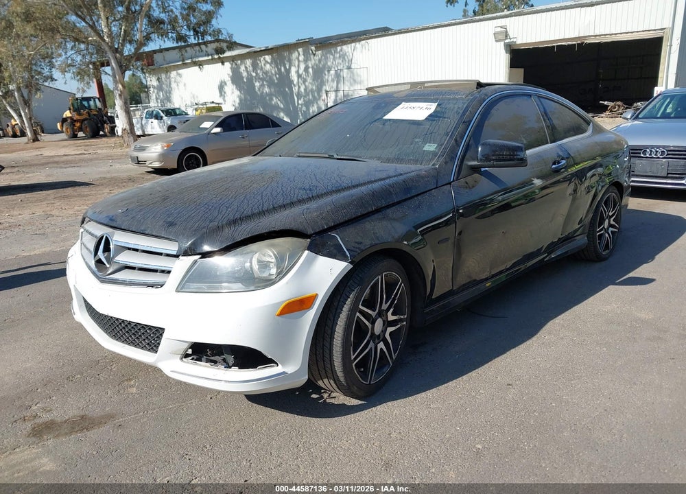 2014 MERCEDES-BENZ C CLASS VIN: WDDGJ4HB8EG183709