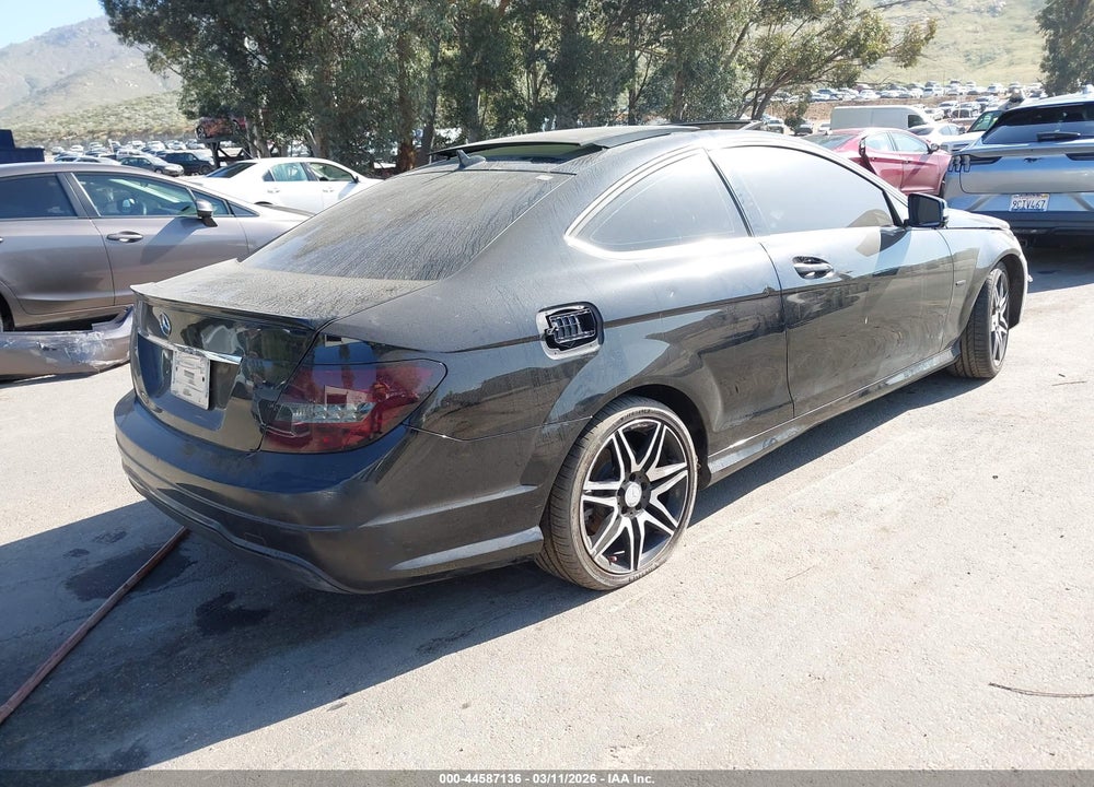 2014 MERCEDES-BENZ C CLASS VIN: WDDGJ4HB8EG183709