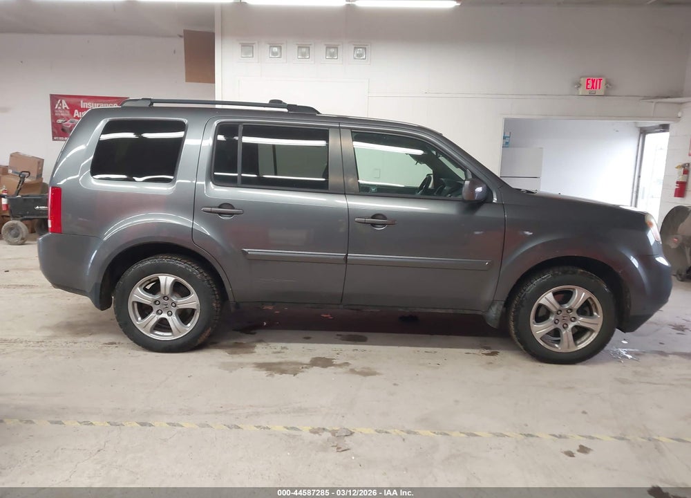 2012 HONDA PILOT EX VIN: 5FNYF4H42CB052705