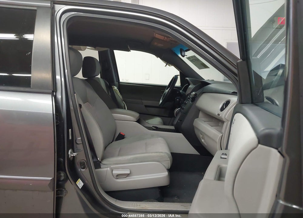 2012 HONDA PILOT EX VIN: 5FNYF4H42CB052705