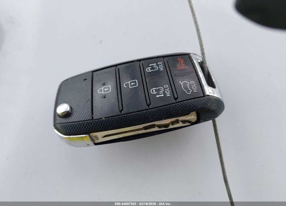 2015 KIA SEDONA LX VIN: KNDMB5C11F6075440