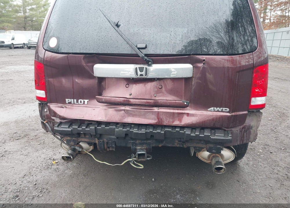 2011 HONDA PILOT EX-L VIN: 5FNYF4H58BB047368