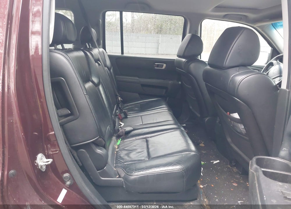 2011 HONDA PILOT EX-L VIN: 5FNYF4H58BB047368