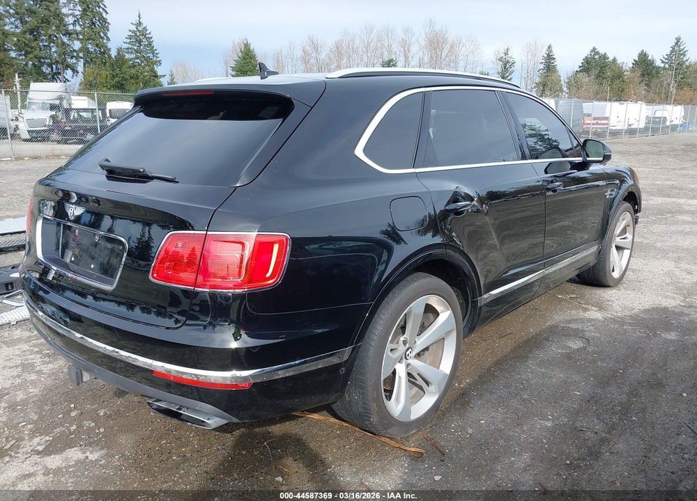 2018 BENTLEY BENTAYGA ACTIVITY EDITION/BLACK EDITION/MULLINER/ONYX EDITION/W12 VIN: SJAAC4ZV5JC019453