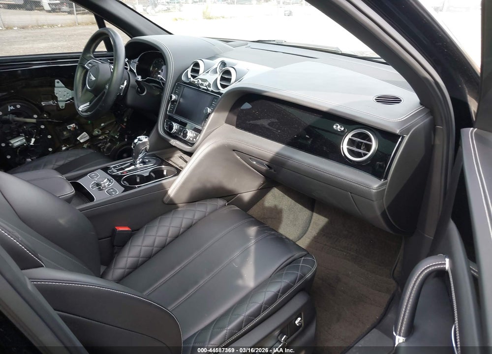 2018 BENTLEY BENTAYGA ACTIVITY EDITION/BLACK EDITION/MULLINER/ONYX EDITION/W12 VIN: SJAAC4ZV5JC019453