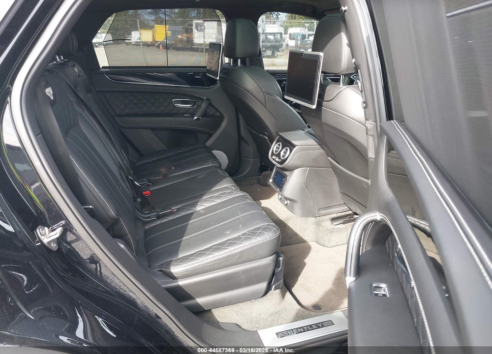 2018 BENTLEY BENTAYGA ACTIVITY EDITION/BLACK EDITION/MULLINER/ONYX EDITION/W12 VIN: SJAAC4ZV5JC019453