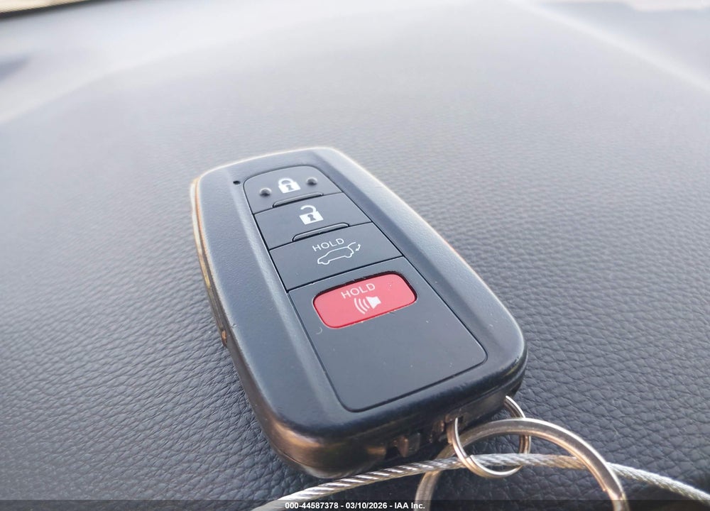 2020 TOYOTA RAV4 HYBRID XLE VIN: 2T3RWRFV7LW088932