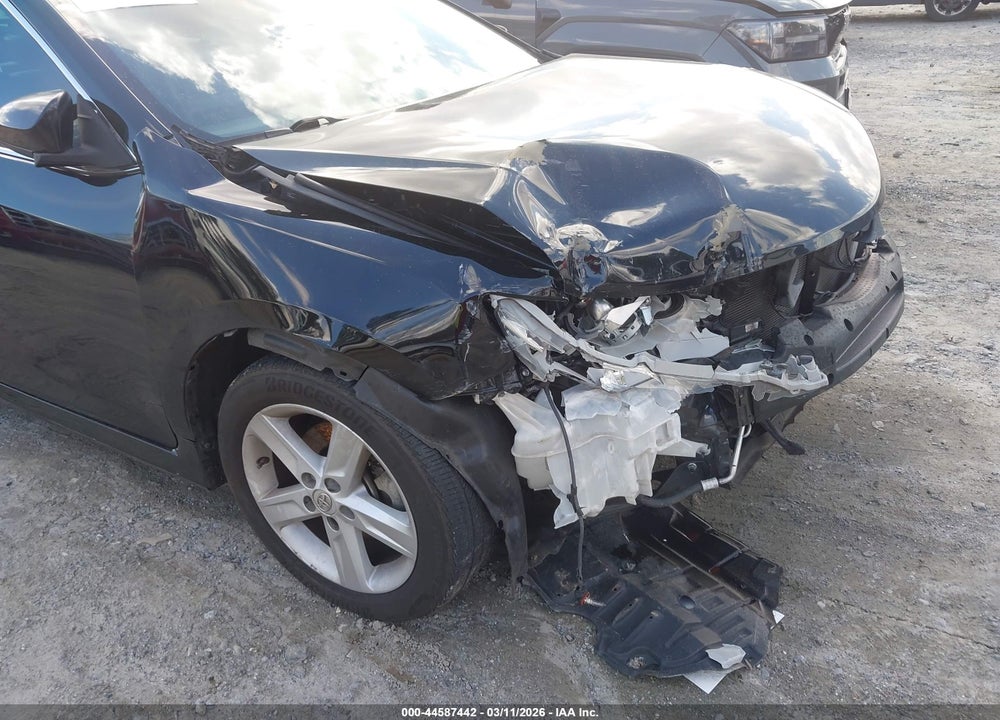 2014 TOYOTA CAMRY SE VIN: 4T1BF1FK0EU439443