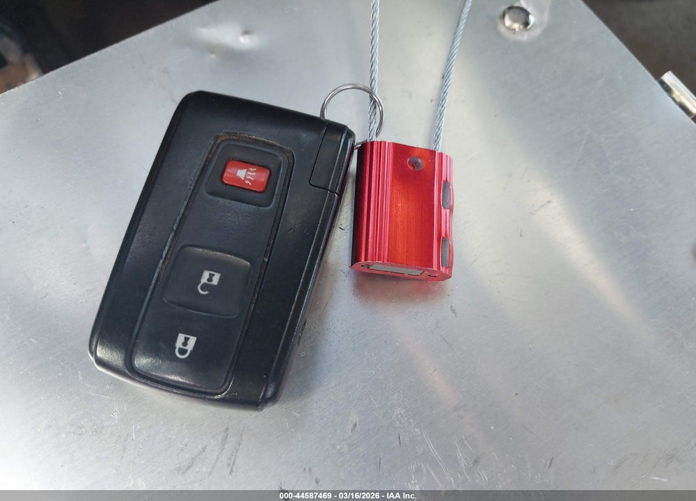 2006 TOYOTA PRIUS VIN: JTDKB20U267506107