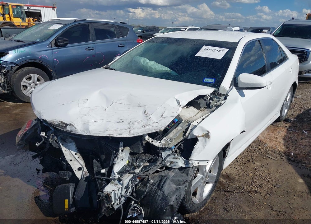 2014 TOYOTA CAMRY SE VIN: 4T1BF1FK5EU733856