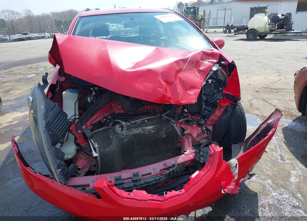 2013 HONDA FIT VIN: JHMGE8H37DC080624