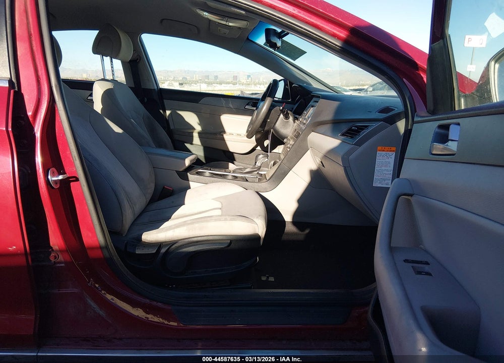 2016 HYUNDAI SONATA HYBRID SE VIN: KMHE24L19GA040976