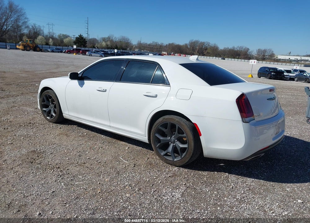 2021 CHRYSLER 300 TOURING L VIN: 2C3CCAAG2MH538095