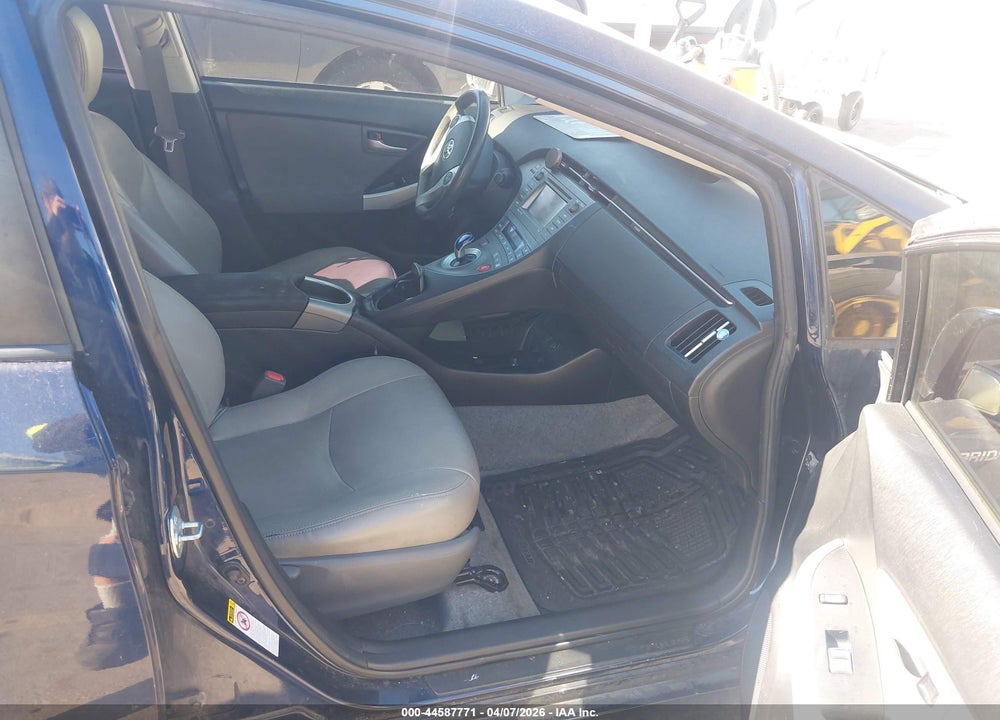 2015 TOYOTA PRIUS THREE VIN: JTDKN3DU2F1872613