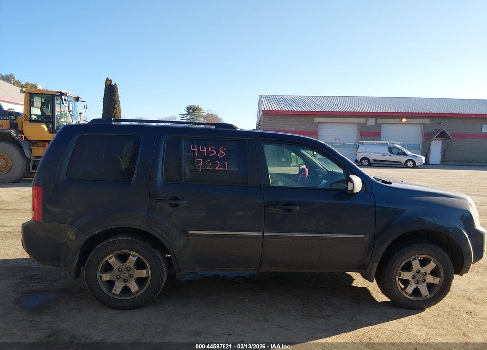 2010 HONDA PILOT TOURING VIN: 5FNYF4H83AB025349