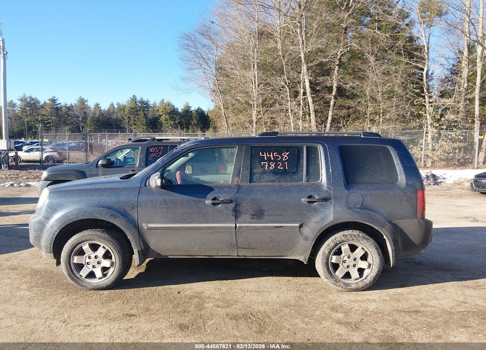 2010 HONDA PILOT TOURING VIN: 5FNYF4H83AB025349