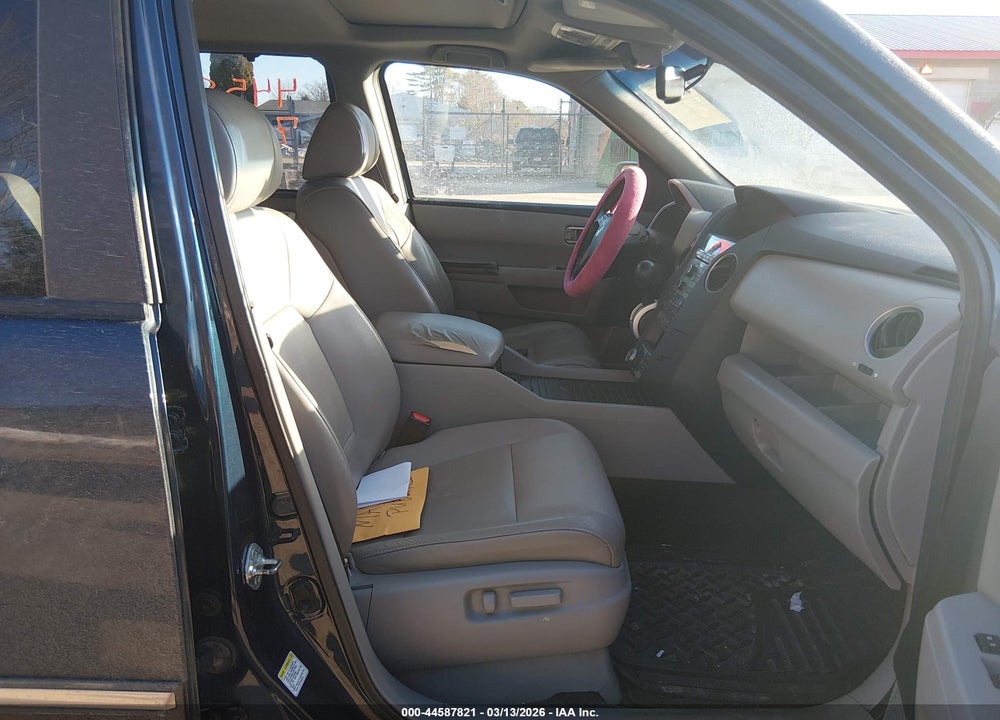 2010 HONDA PILOT TOURING VIN: 5FNYF4H83AB025349