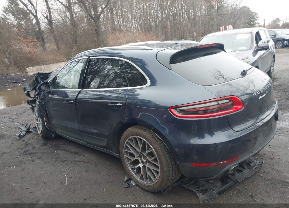 2017 PORSCHE MACAN S VIN: WP1AB2A56HLB11343