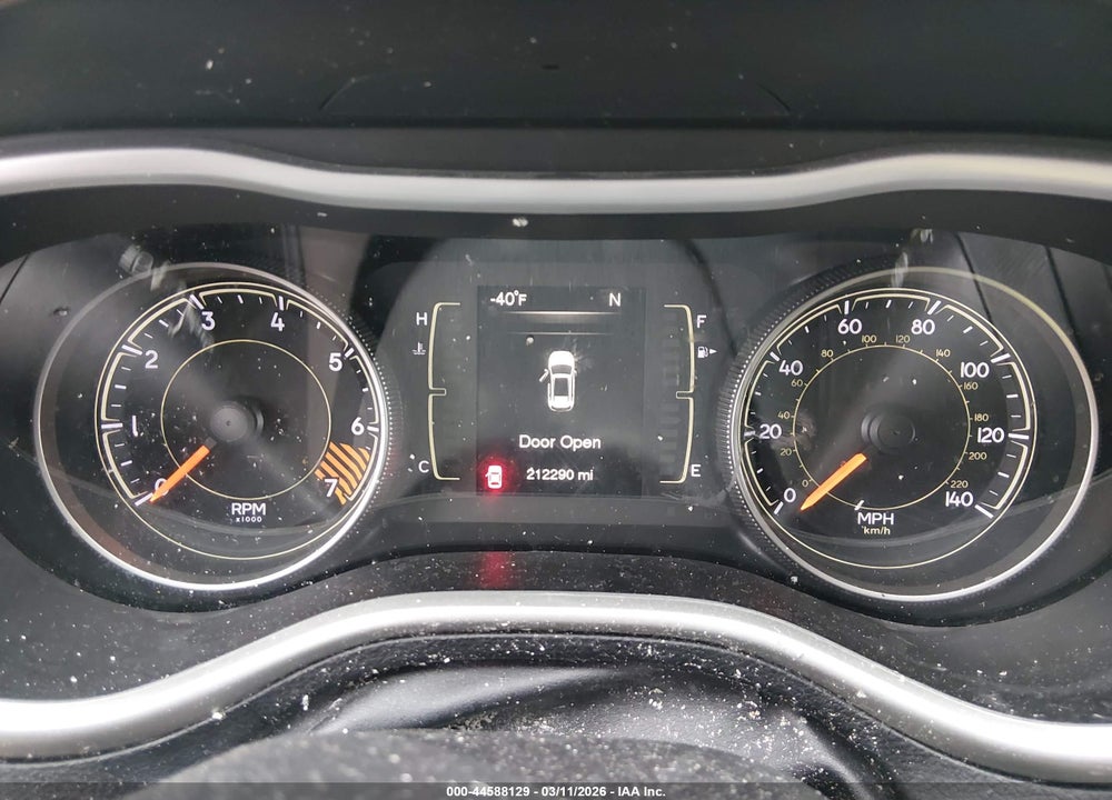 2015 JEEP CHEROKEE LATITUDE VIN: 1C4PJLCB3FW611589