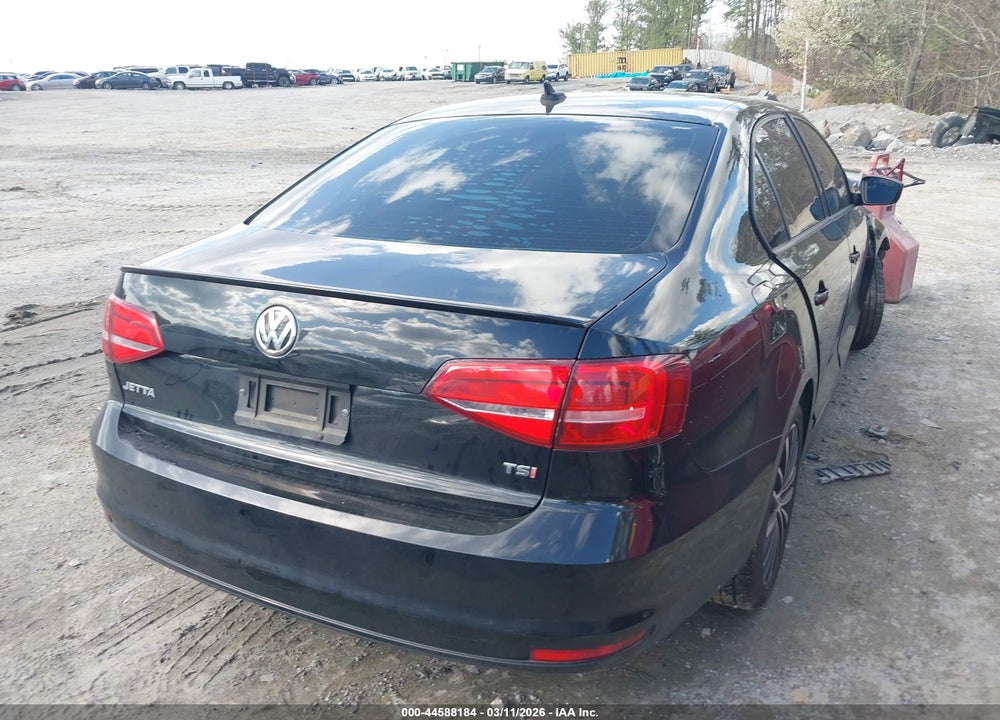 2015 VOLKSWAGEN JETTA 1.8T SPORT VIN: 3VWD17AJ2FM335553