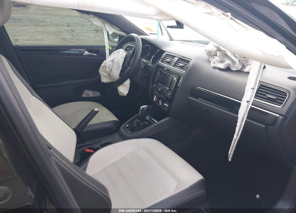 2015 VOLKSWAGEN JETTA 1.8T SPORT VIN: 3VWD17AJ2FM335553