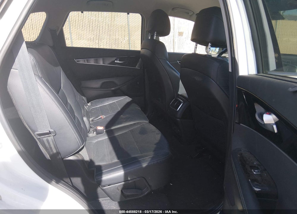 2017 KIA SORENTO 3.3L EX VIN: 5XYPHDA50HG271476