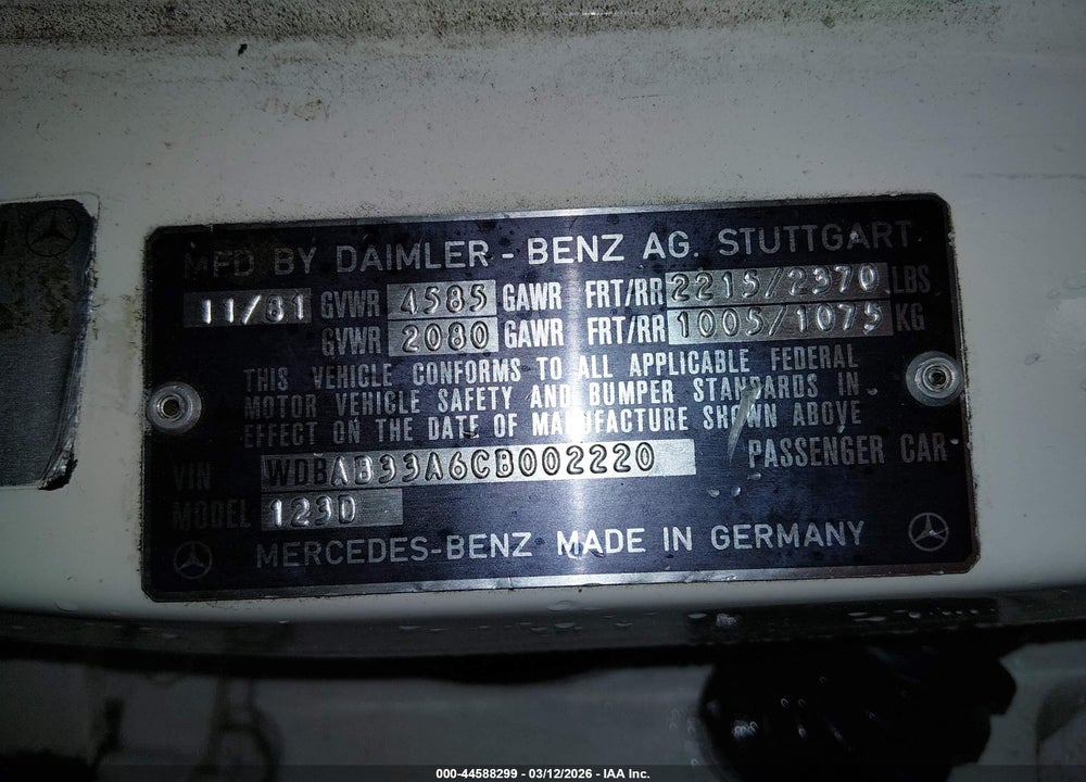 1982 MERCEDES-BENZ 300 DT VIN: WDBAB33A6CB002220