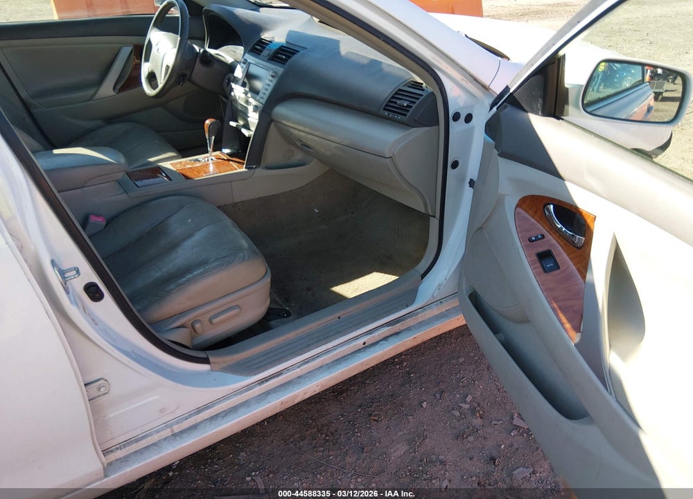2011 TOYOTA CAMRY XLE V6 VIN: JTNBK3EK8B3051676