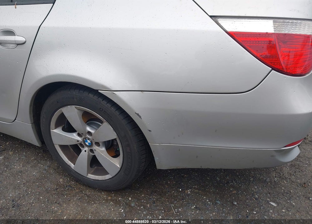 2007 BMW 530XI VIN: WBANF73527CU26489