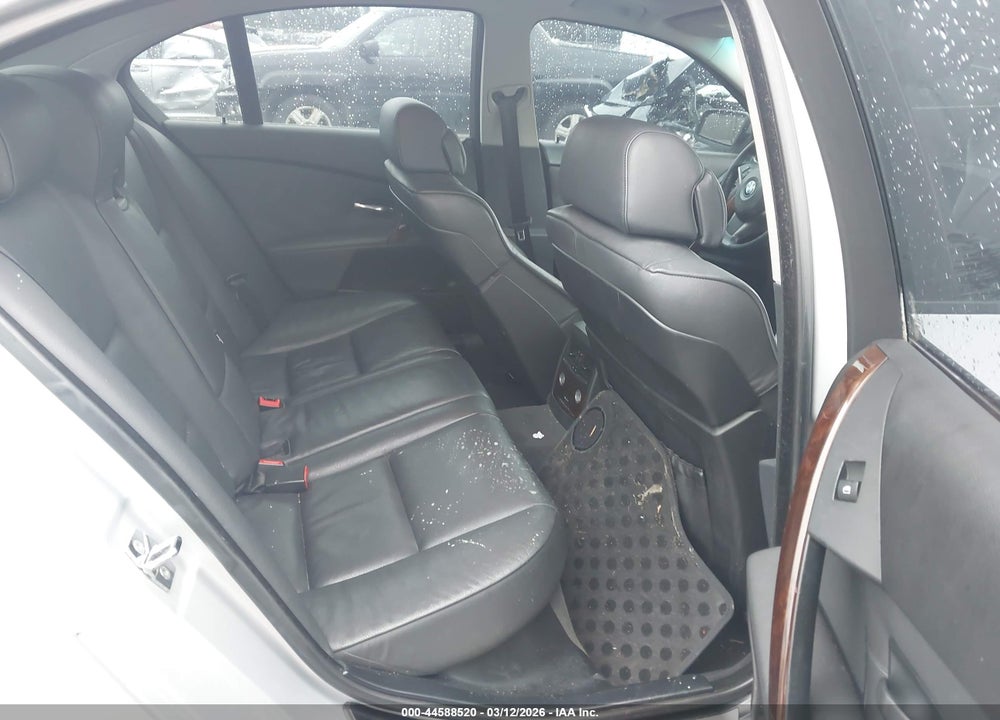 2007 BMW 530XI VIN: WBANF73527CU26489