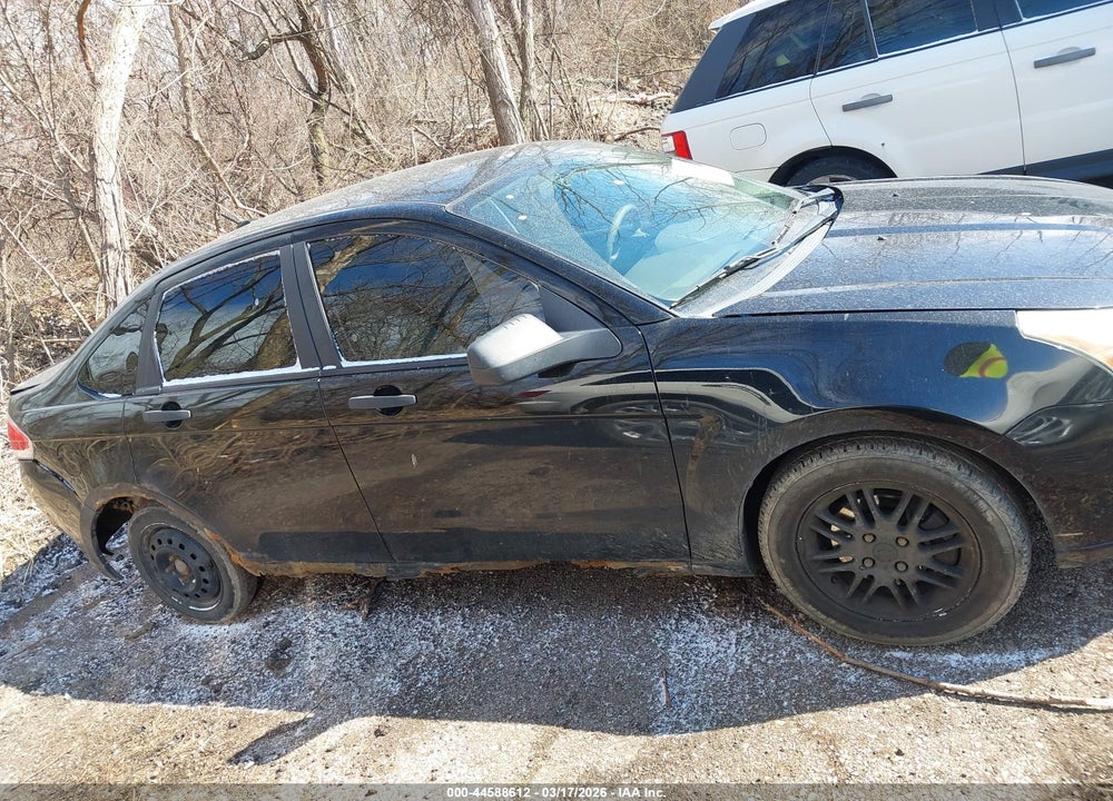 2011 FORD FOCUS SE VIN: 1FAHP3FN1BW111083