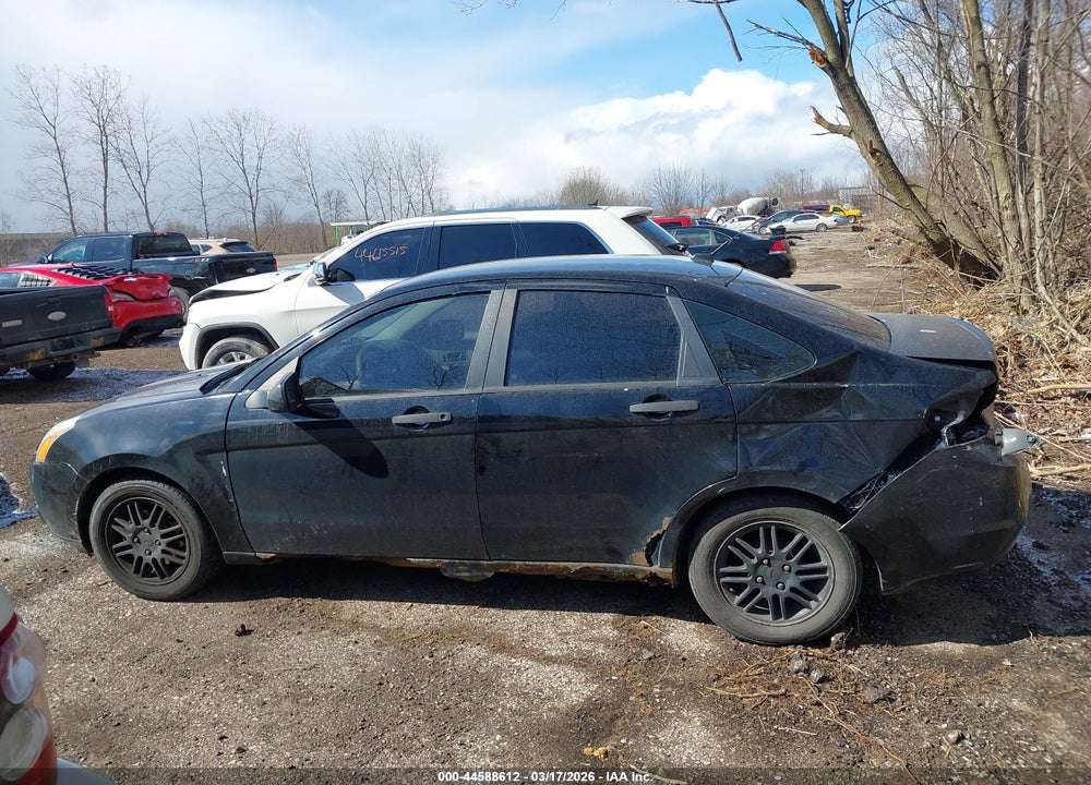 2011 FORD FOCUS SE VIN: 1FAHP3FN1BW111083