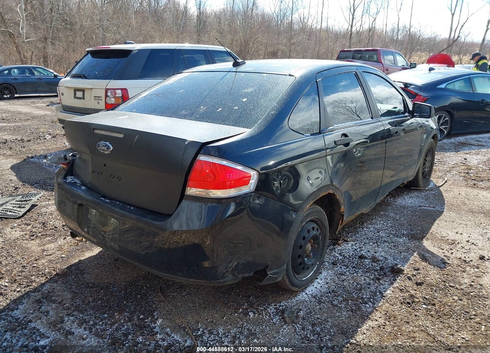 2011 FORD FOCUS SE VIN: 1FAHP3FN1BW111083