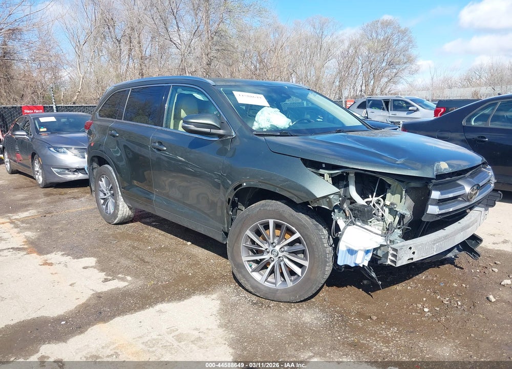 2017 TOYOTA HIGHLANDER XLE VIN: 5TDJZRFH3HS465134