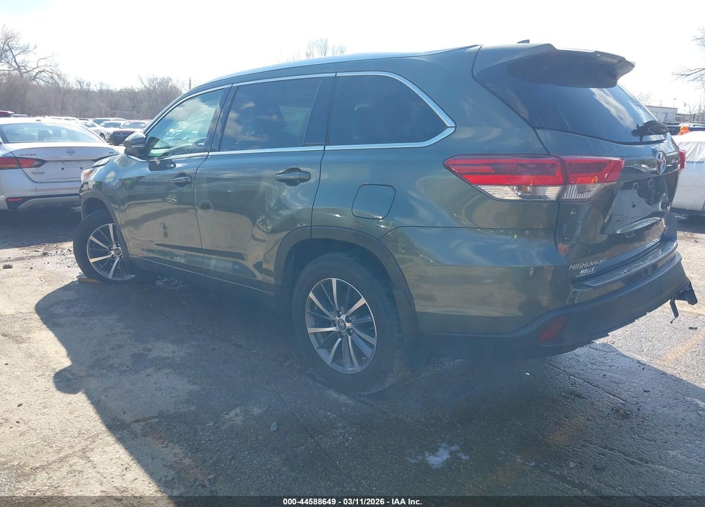 2017 TOYOTA HIGHLANDER XLE VIN: 5TDJZRFH3HS465134