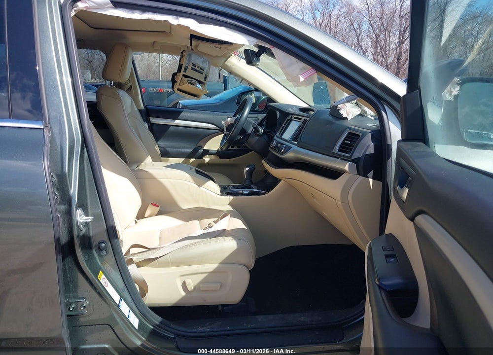 2017 TOYOTA HIGHLANDER XLE VIN: 5TDJZRFH3HS465134