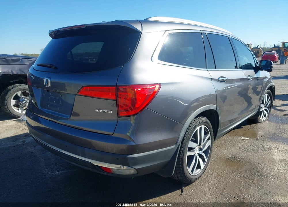 2017 HONDA PILOT TOURING VIN: 5FNYF5H9XHB045557