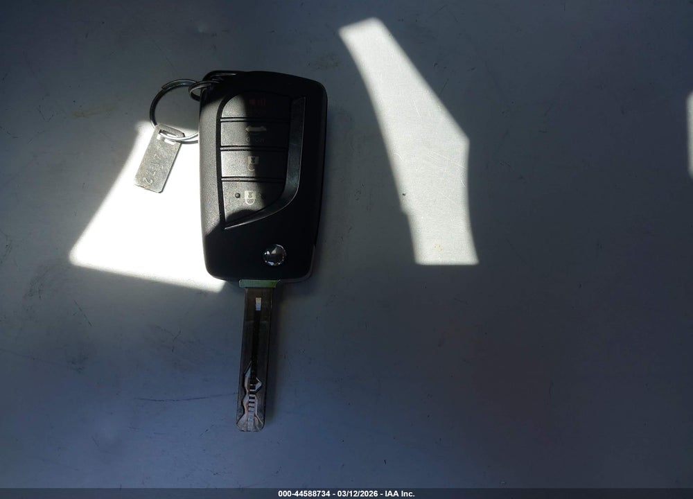 2025 TOYOTA COROLLA LE VIN: 5YFB4MDE8SP297053