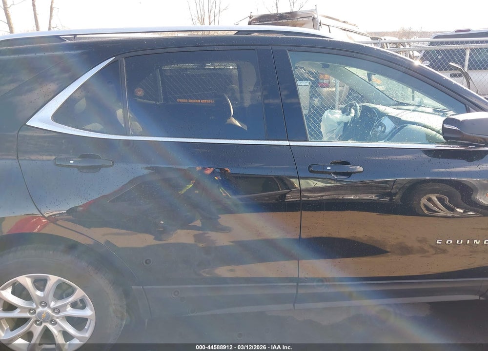 2018 CHEVROLET EQUINOX LT VIN: 2GNAXJEV6J6222777