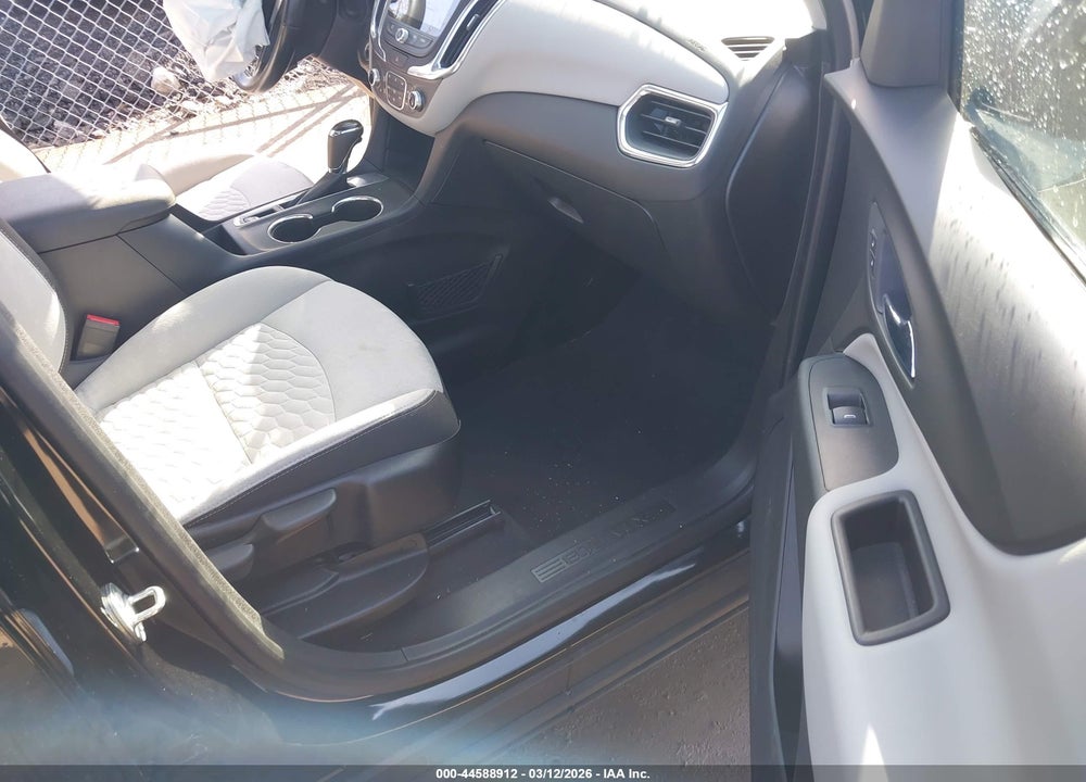2018 CHEVROLET EQUINOX LT VIN: 2GNAXJEV6J6222777