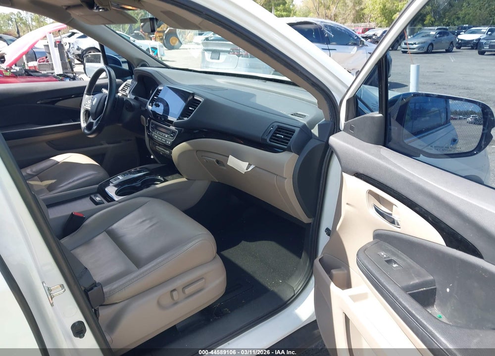 2020 HONDA PILOT 2WD TOURING 8 PASSENGER VIN: 5FNYF5H90LB017713