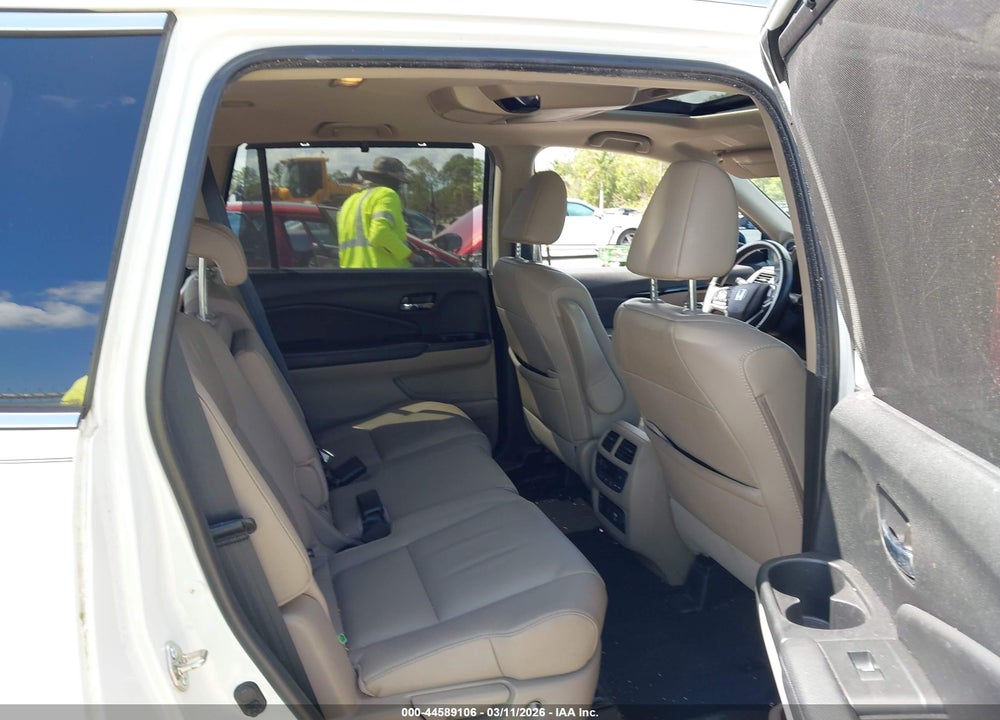 2020 HONDA PILOT 2WD TOURING 8 PASSENGER VIN: 5FNYF5H90LB017713