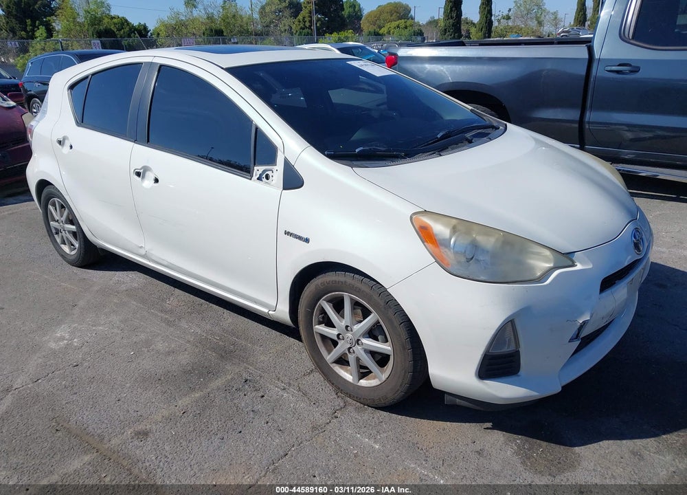 2013 TOYOTA PRIUS C THREE VIN: JTDKDTB39D1035271
