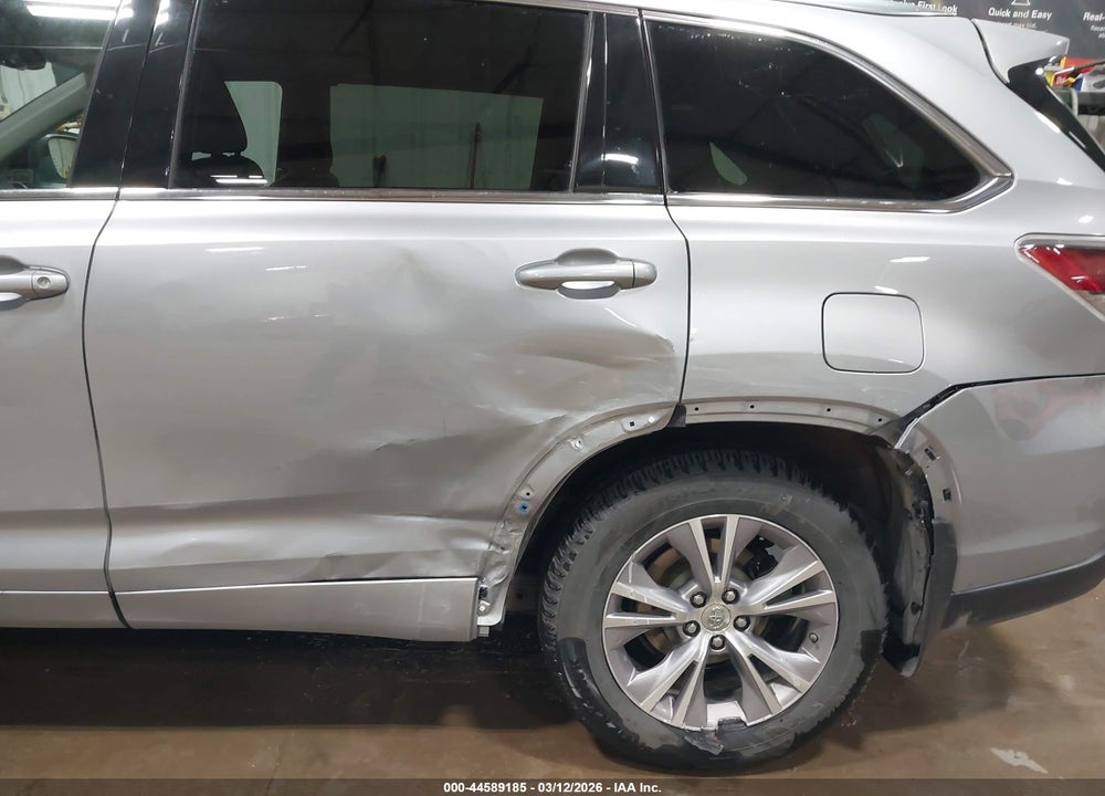 2015 TOYOTA HIGHLANDER XLE V6 VIN: 5TDJKRFH1FS090569
