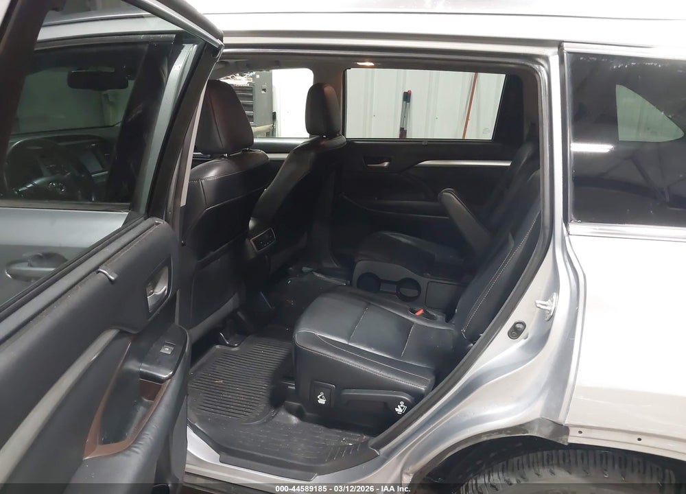 2015 TOYOTA HIGHLANDER XLE V6 VIN: 5TDJKRFH1FS090569