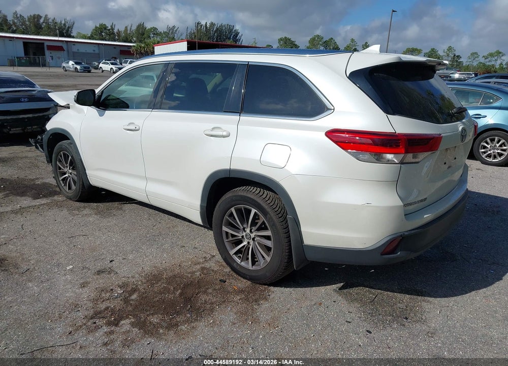 2017 TOYOTA HIGHLANDER XLE VIN: 5TDJZRFH0HS378534