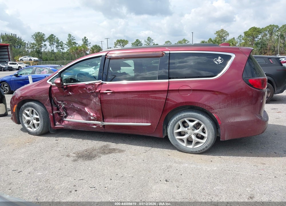 2017 CHRYSLER PACIFICA TOURING-L VIN: 2C4RC1BG4HR509203
