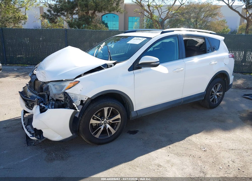 2018 TOYOTA RAV4 XLE VIN: 2T3WFREV1JW483951