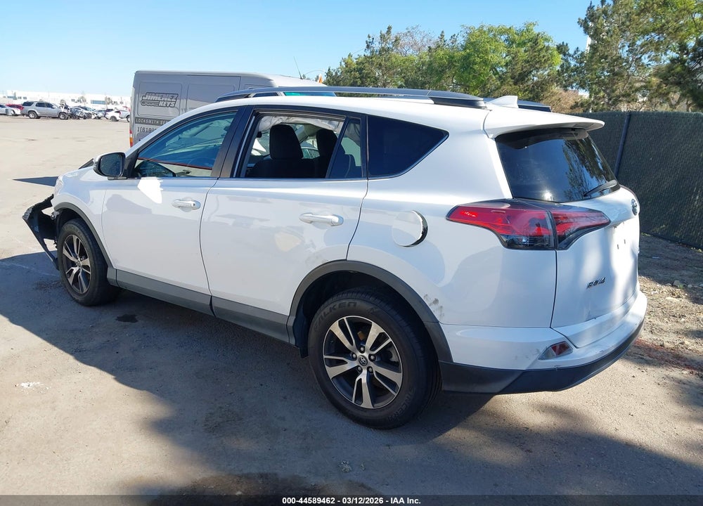 2018 TOYOTA RAV4 XLE VIN: 2T3WFREV1JW483951