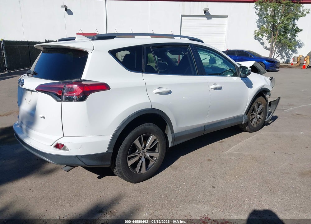 2018 TOYOTA RAV4 XLE VIN: 2T3WFREV1JW483951
